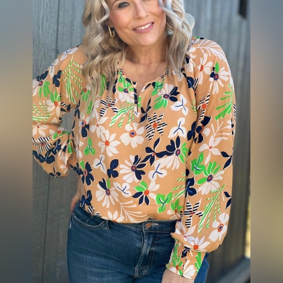 CAbi Tops - Cabi Island Blouse